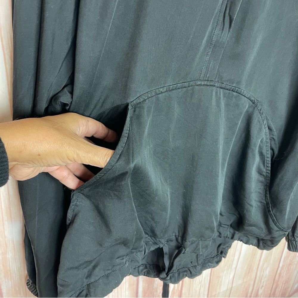 Black Hooded Pullover Jacket - Picture 5 of 11